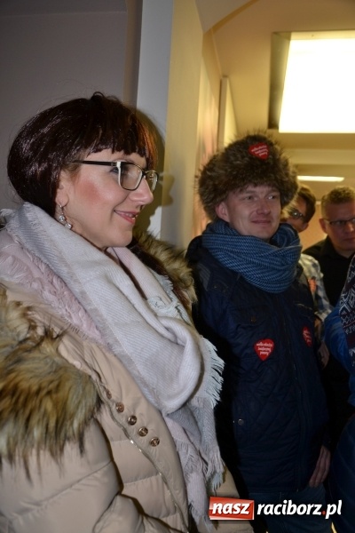 Zdjęcie w galerii na portalu naszraciborz.pl: Studio Sztuki Fryzjerskiej Luiza z Tworkowa strzygło i modelowało w rytm Wielkiej Orkiestry Świątecznej Pomocy wiadomości z regionu