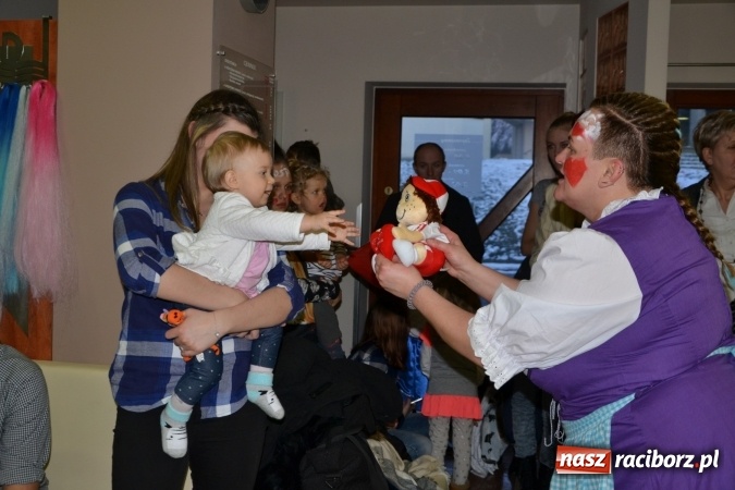 Zdjęcie w galerii na portalu naszraciborz.pl: Studio Sztuki Fryzjerskiej Luiza z Tworkowa strzygło i modelowało w rytm Wielkiej Orkiestry Świątecznej Pomocy wiadomości z regionu