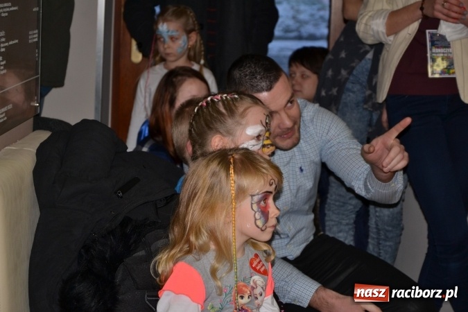 Zdjęcie w galerii na portalu naszraciborz.pl: Studio Sztuki Fryzjerskiej Luiza z Tworkowa strzygło i modelowało w rytm Wielkiej Orkiestry Świątecznej Pomocy wiadomości z regionu