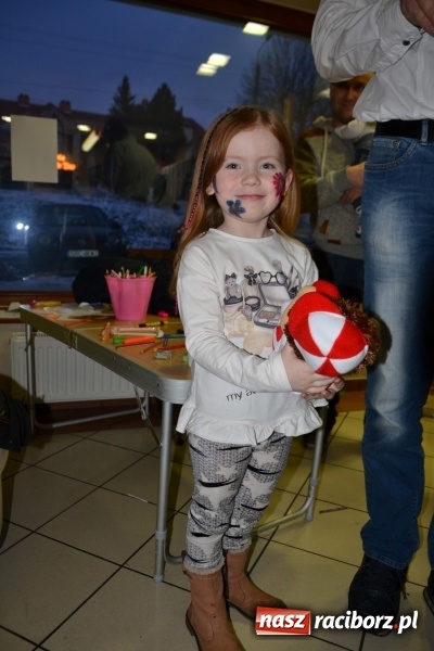 Zdjęcie w galerii na portalu naszraciborz.pl: Studio Sztuki Fryzjerskiej Luiza z Tworkowa strzygło i modelowało w rytm Wielkiej Orkiestry Świątecznej Pomocy wiadomości z regionu