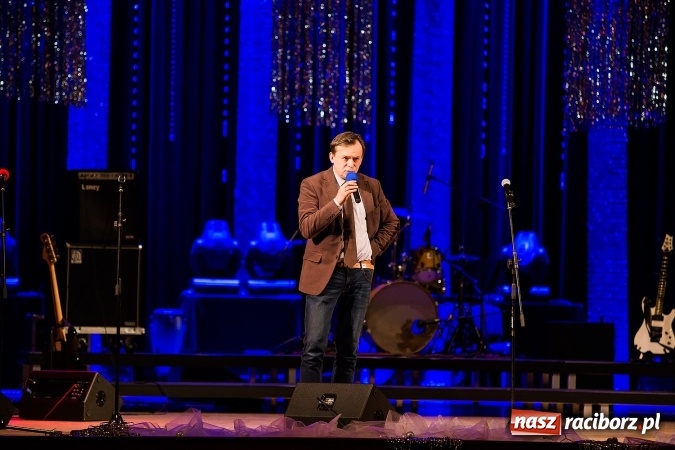 Zdjęcie w galerii na portalu naszraciborz.pl: Wielka Orkiestra Świątecznej Pomocy zagrała po raz 25. Światełko do nieba&nbsp; wiadomości z regionu