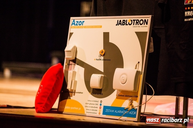 Zdjęcie w galerii na portalu naszraciborz.pl: Wielka Orkiestra Świątecznej Pomocy zagrała po raz 25. Światełko do nieba&nbsp; wiadomości z regionu