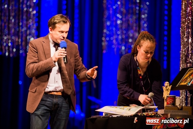 Zdjęcie w galerii na portalu naszraciborz.pl: Wielka Orkiestra Świątecznej Pomocy zagrała po raz 25. Światełko do nieba&nbsp; wiadomości z regionu