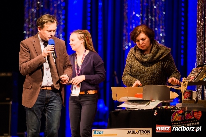 Zdjęcie w galerii na portalu naszraciborz.pl: Wielka Orkiestra Świątecznej Pomocy zagrała po raz 25. Światełko do nieba&nbsp; wiadomości z regionu