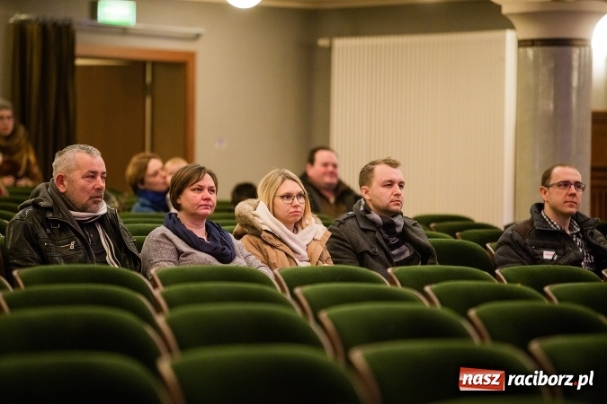 Zdjęcie w galerii na portalu naszraciborz.pl: Wielka Orkiestra Świątecznej Pomocy zagrała po raz 25. Światełko do nieba&nbsp; wiadomości z regionu