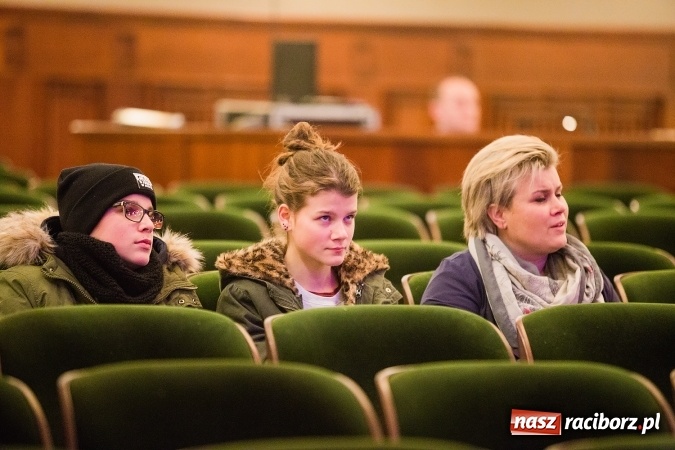 Zdjęcie w galerii na portalu naszraciborz.pl: Wielka Orkiestra Świątecznej Pomocy zagrała po raz 25. Światełko do nieba&nbsp; wiadomości z regionu