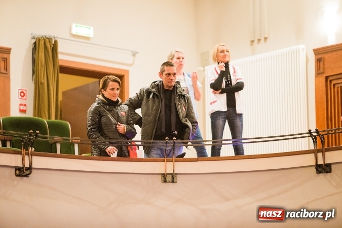 Zdjęcie w galerii na portalu naszraciborz.pl: Wielka Orkiestra Świątecznej Pomocy zagrała po raz 25. Światełko do nieba&nbsp; wiadomości z regionu