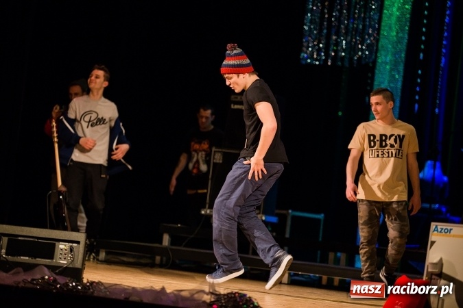 Zdjęcie w galerii na portalu naszraciborz.pl: Wielka Orkiestra Świątecznej Pomocy zagrała po raz 25. Światełko do nieba&nbsp; wiadomości z regionu