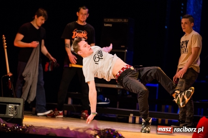 Zdjęcie w galerii na portalu naszraciborz.pl: Wielka Orkiestra Świątecznej Pomocy zagrała po raz 25. Światełko do nieba&nbsp; wiadomości z regionu