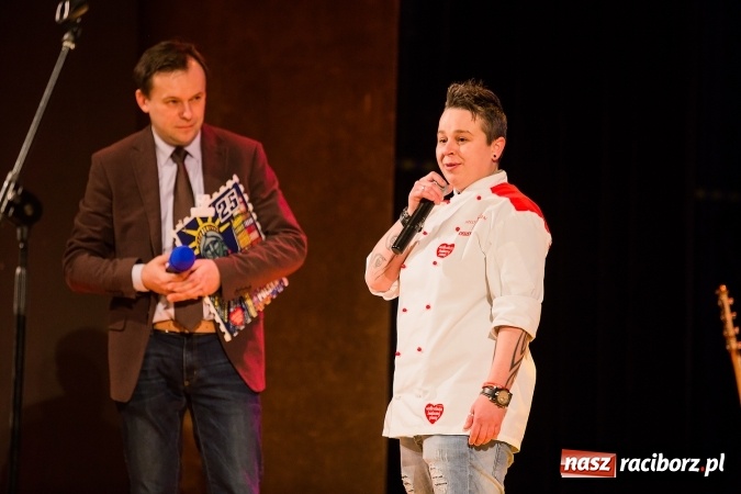 Zdjęcie w galerii na portalu naszraciborz.pl: Wielka Orkiestra Świątecznej Pomocy zagrała po raz 25. Światełko do nieba&nbsp; wiadomości z regionu