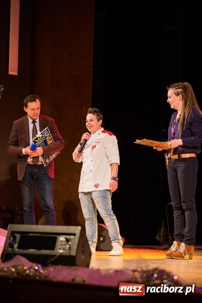 Zdjęcie w galerii na portalu naszraciborz.pl: Wielka Orkiestra Świątecznej Pomocy zagrała po raz 25. Światełko do nieba&nbsp; wiadomości z regionu