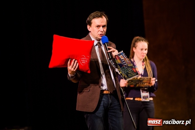 Zdjęcie w galerii na portalu naszraciborz.pl: Wielka Orkiestra Świątecznej Pomocy zagrała po raz 25. Światełko do nieba&nbsp; wiadomości z regionu