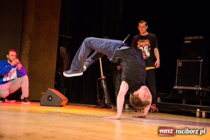 Zdjęcie w galerii na portalu naszraciborz.pl: Wielka Orkiestra Świątecznej Pomocy zagrała po raz 25. Światełko do nieba&nbsp; wiadomości z regionu