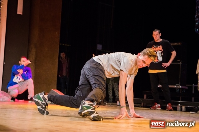 Zdjęcie w galerii na portalu naszraciborz.pl: Wielka Orkiestra Świątecznej Pomocy zagrała po raz 25. Światełko do nieba&nbsp; wiadomości z regionu