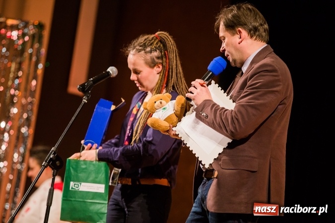 Zdjęcie w galerii na portalu naszraciborz.pl: Wielka Orkiestra Świątecznej Pomocy zagrała po raz 25. Światełko do nieba&nbsp; wiadomości z regionu