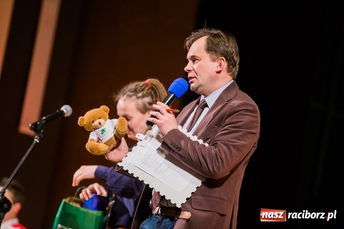Zdjęcie w galerii na portalu naszraciborz.pl: Wielka Orkiestra Świątecznej Pomocy zagrała po raz 25. Światełko do nieba&nbsp; wiadomości z regionu