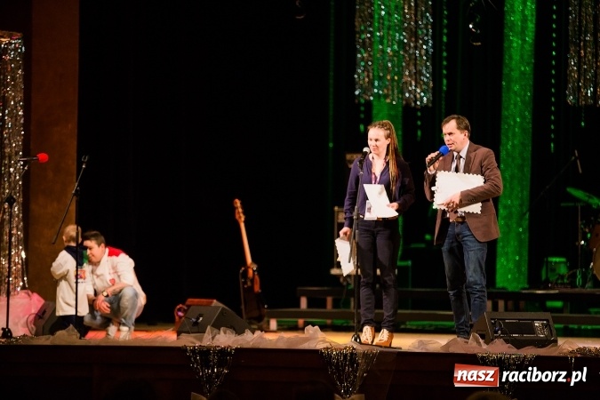 Zdjęcie w galerii na portalu naszraciborz.pl: Wielka Orkiestra Świątecznej Pomocy zagrała po raz 25. Światełko do nieba&nbsp; wiadomości z regionu