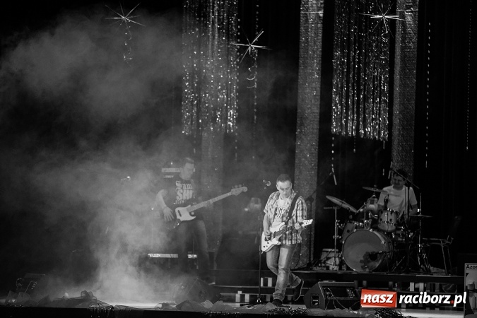 Zdjęcie w galerii na portalu naszraciborz.pl: Wielka Orkiestra Świątecznej Pomocy zagrała po raz 25. Światełko do nieba&nbsp; wiadomości z regionu