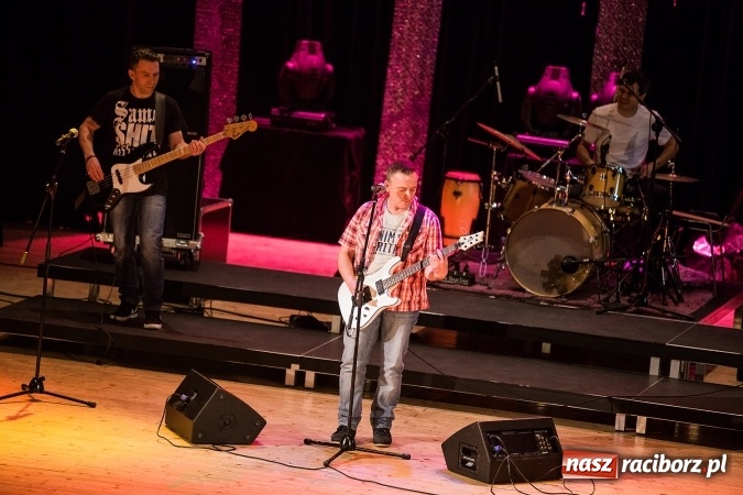 Zdjęcie w galerii na portalu naszraciborz.pl: Wielka Orkiestra Świątecznej Pomocy zagrała po raz 25. Światełko do nieba&nbsp; wiadomości z regionu