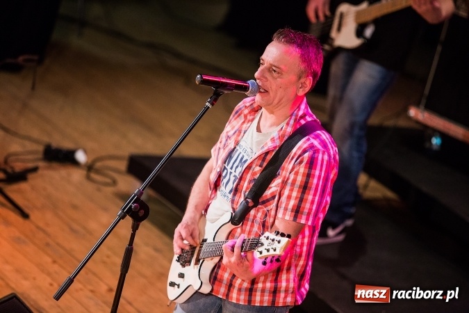 Zdjęcie w galerii na portalu naszraciborz.pl: Wielka Orkiestra Świątecznej Pomocy zagrała po raz 25. Światełko do nieba&nbsp; wiadomości z regionu