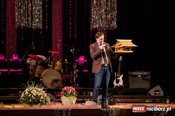 Zdjęcie w galerii na portalu naszraciborz.pl: Wielka Orkiestra Świątecznej Pomocy zagrała po raz 25. Światełko do nieba&nbsp; wiadomości z regionu