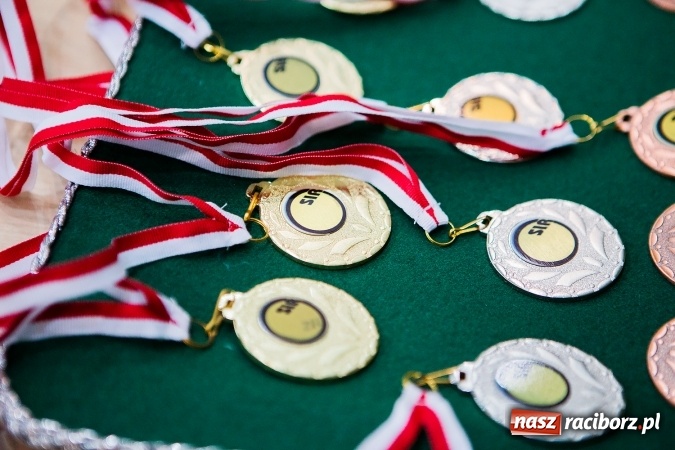 Zdjęcie w galerii na portalu naszraciborz.pl: Turniej badmintona na rozpoczęcie ferii wiadomości z regionu