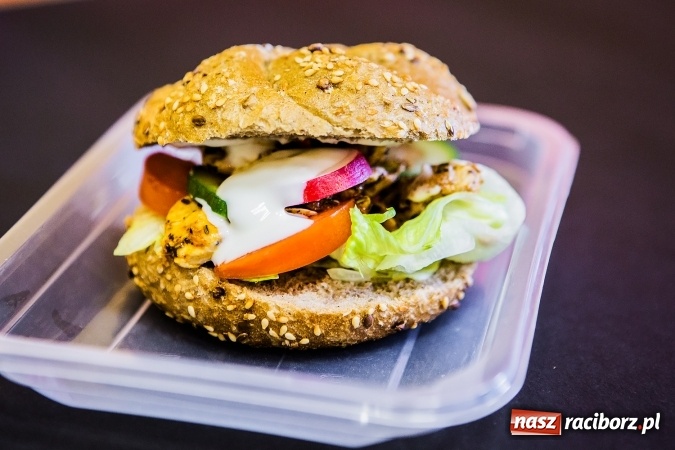 Zdjęcie w galerii na portalu naszraciborz.pl: Zdrowe i właściwe odżywianie medycyną jutra – ekobistro sałatkowe BeFit zaprasza na kulinarną ucztę! wiadomości z regionu