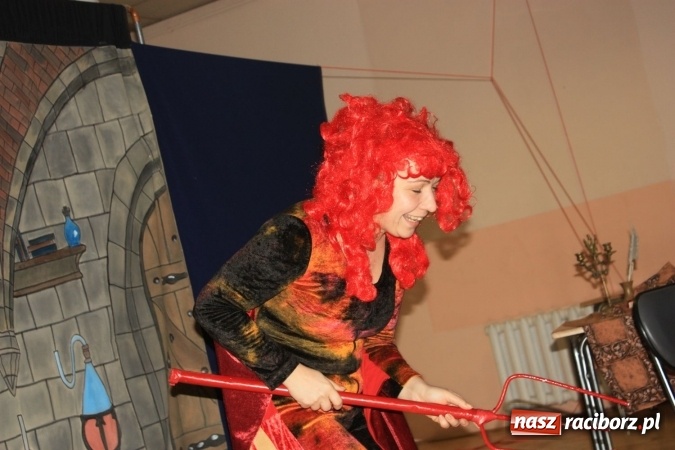 Zdjęcie w galerii na portalu naszraciborz.pl: Pan Twardowski na początek ferii w gminie Krzanowice wiadomości z regionu