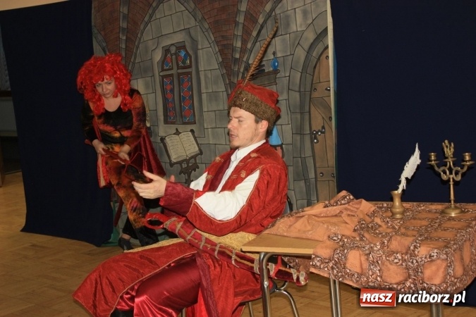 Zdjęcie w galerii na portalu naszraciborz.pl: Pan Twardowski na początek ferii w gminie Krzanowice wiadomości z regionu