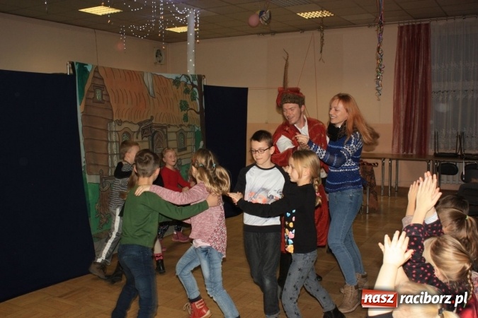 Zdjęcie w galerii na portalu naszraciborz.pl: Pan Twardowski na początek ferii w gminie Krzanowice wiadomości z regionu