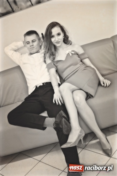 Zdjęcie w galerii na portalu naszraciborz.pl: Raciborskich studniówek czar. Profesjonalna sesja z balu liceum przy ul. Kasprowicza wiadomości z regionu