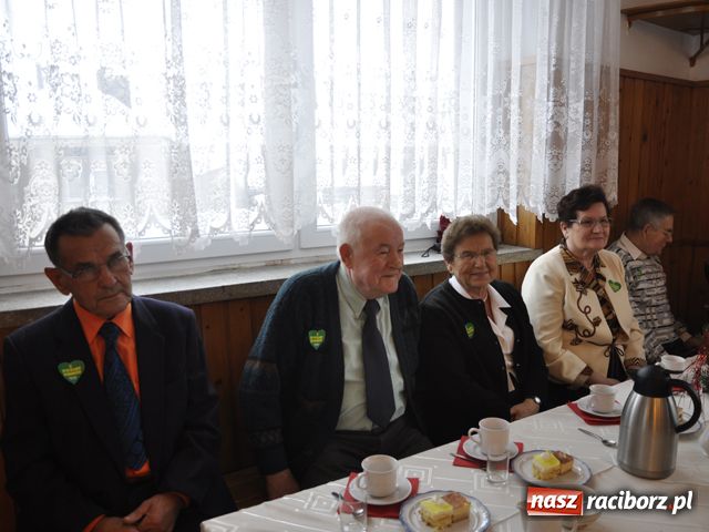 Zdjęcie w galerii na portalu naszraciborz.pl: Huczne sto lat na spotkaniu seniorów wiadomości z regionu