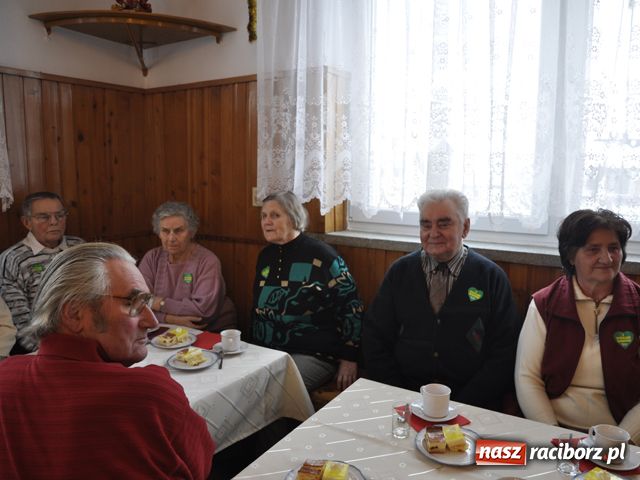 Zdjęcie w galerii na portalu naszraciborz.pl: Huczne sto lat na spotkaniu seniorów wiadomości z regionu