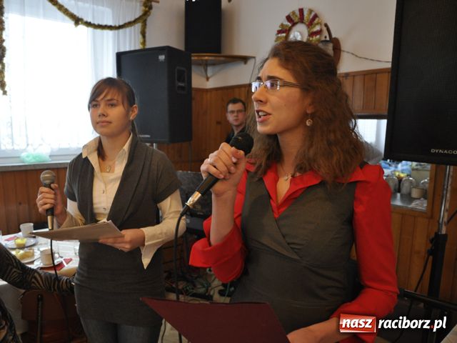 Zdjęcie w galerii na portalu naszraciborz.pl: Huczne sto lat na spotkaniu seniorów wiadomości z regionu