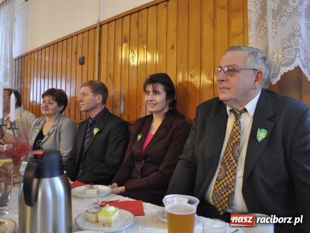 Zdjęcie w galerii na portalu naszraciborz.pl: Huczne sto lat na spotkaniu seniorów wiadomości z regionu