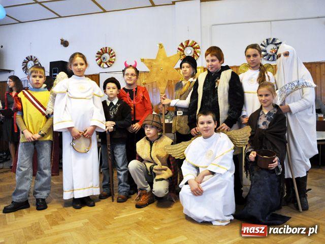 Zdjęcie w galerii na portalu naszraciborz.pl: Huczne sto lat na spotkaniu seniorów wiadomości z regionu
