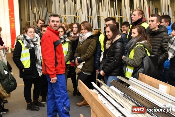 Zdjęcie w galerii na portalu naszraciborz.pl: W Eko-Oknach rozpoczął się cykl spotkań z młodzieżą wiadomości z regionu