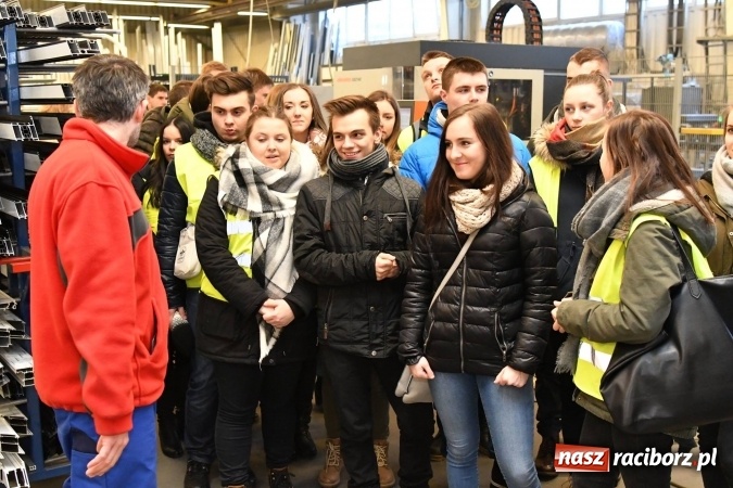 Zdjęcie w galerii na portalu naszraciborz.pl: W Eko-Oknach rozpoczął się cykl spotkań z młodzieżą wiadomości z regionu