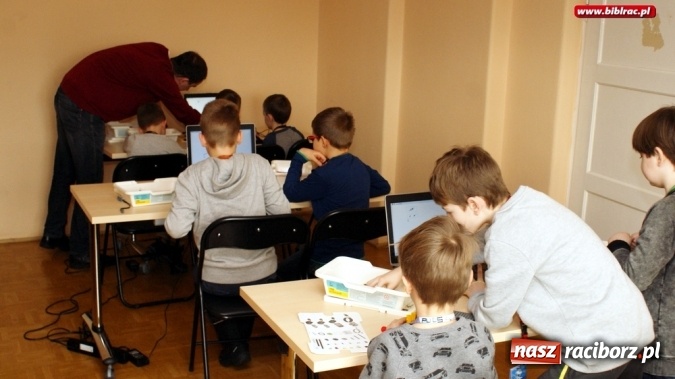 Zdjęcie w galerii na portalu naszraciborz.pl: Ferie z biblioteką: Baśniowy Świat Walta Disneya  wiadomości z regionu