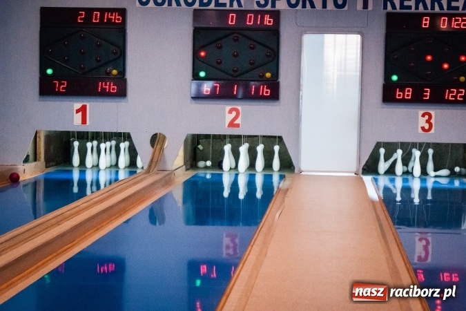 Zdjęcie w galerii na portalu naszraciborz.pl: Zima w Mieście 2017: Prawie 40 zawodników grało w kręgle przy Zamkowej wiadomości z regionu