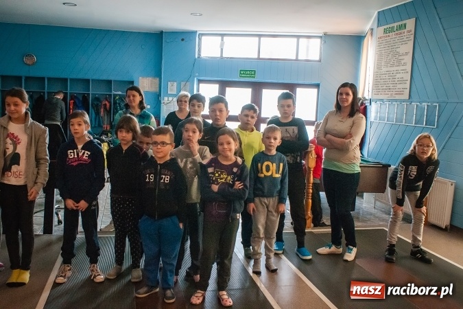 Zdjęcie w galerii na portalu naszraciborz.pl: Zima w Mieście 2017: Prawie 40 zawodników grało w kręgle przy Zamkowej wiadomości z regionu