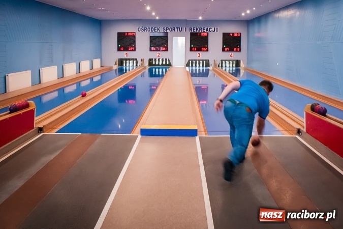 Zdjęcie w galerii na portalu naszraciborz.pl: Zima w Mieście 2017: Prawie 40 zawodników grało w kręgle przy Zamkowej wiadomości z regionu