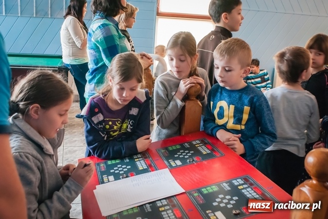 Zdjęcie w galerii na portalu naszraciborz.pl: Zima w Mieście 2017: Prawie 40 zawodników grało w kręgle przy Zamkowej wiadomości z regionu