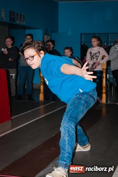 Zdjęcie w galerii na portalu naszraciborz.pl: Zima w Mieście 2017: Prawie 40 zawodników grało w kręgle przy Zamkowej wiadomości z regionu