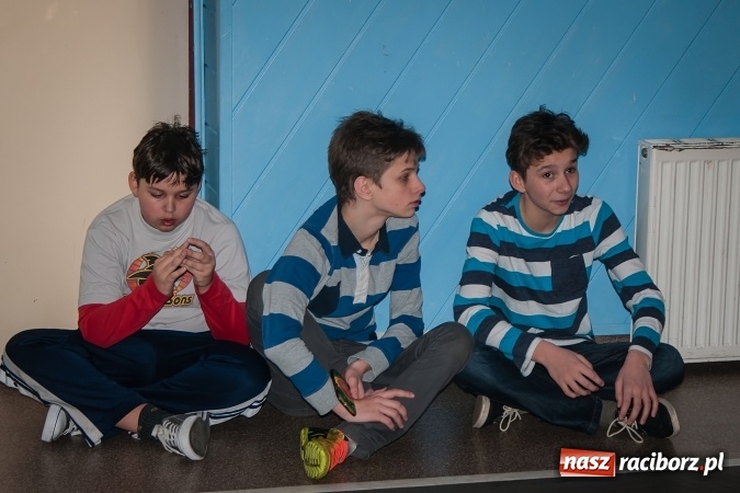 Zdjęcie w galerii na portalu naszraciborz.pl: Zima w Mieście 2017: Prawie 40 zawodników grało w kręgle przy Zamkowej wiadomości z regionu