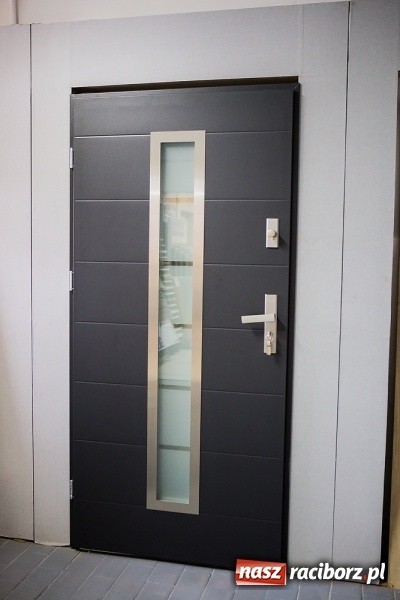 Zdjęcie w galerii na portalu naszraciborz.pl: Spełniamy Twoje marzenia - od podłogi po sufit. DOMEK zaprasza na zakupy do nowego salonu! wiadomości z regionu