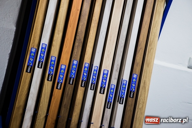 Zdjęcie w galerii na portalu naszraciborz.pl: Spełniamy Twoje marzenia - od podłogi po sufit. DOMEK zaprasza na zakupy do nowego salonu! wiadomości z regionu