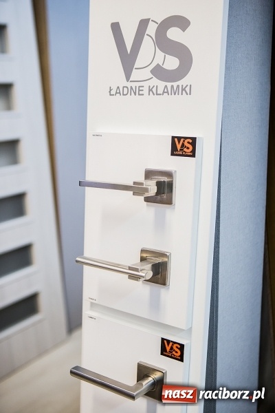 Zdjęcie w galerii na portalu naszraciborz.pl: Spełniamy Twoje marzenia - od podłogi po sufit. DOMEK zaprasza na zakupy do nowego salonu! wiadomości z regionu