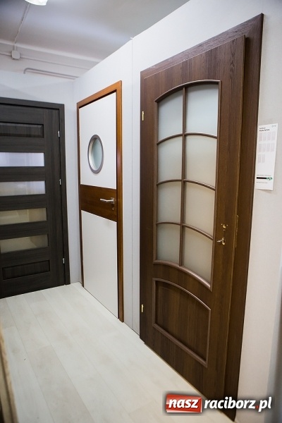 Zdjęcie w galerii na portalu naszraciborz.pl: Spełniamy Twoje marzenia - od podłogi po sufit. DOMEK zaprasza na zakupy do nowego salonu! wiadomości z regionu