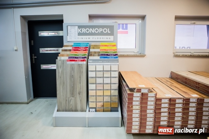 Zdjęcie w galerii na portalu naszraciborz.pl: Spełniamy Twoje marzenia - od podłogi po sufit. DOMEK zaprasza na zakupy do nowego salonu! wiadomości z regionu